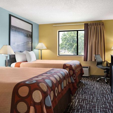 Super 8 By Wyndham Dyersville Extérieur photo
