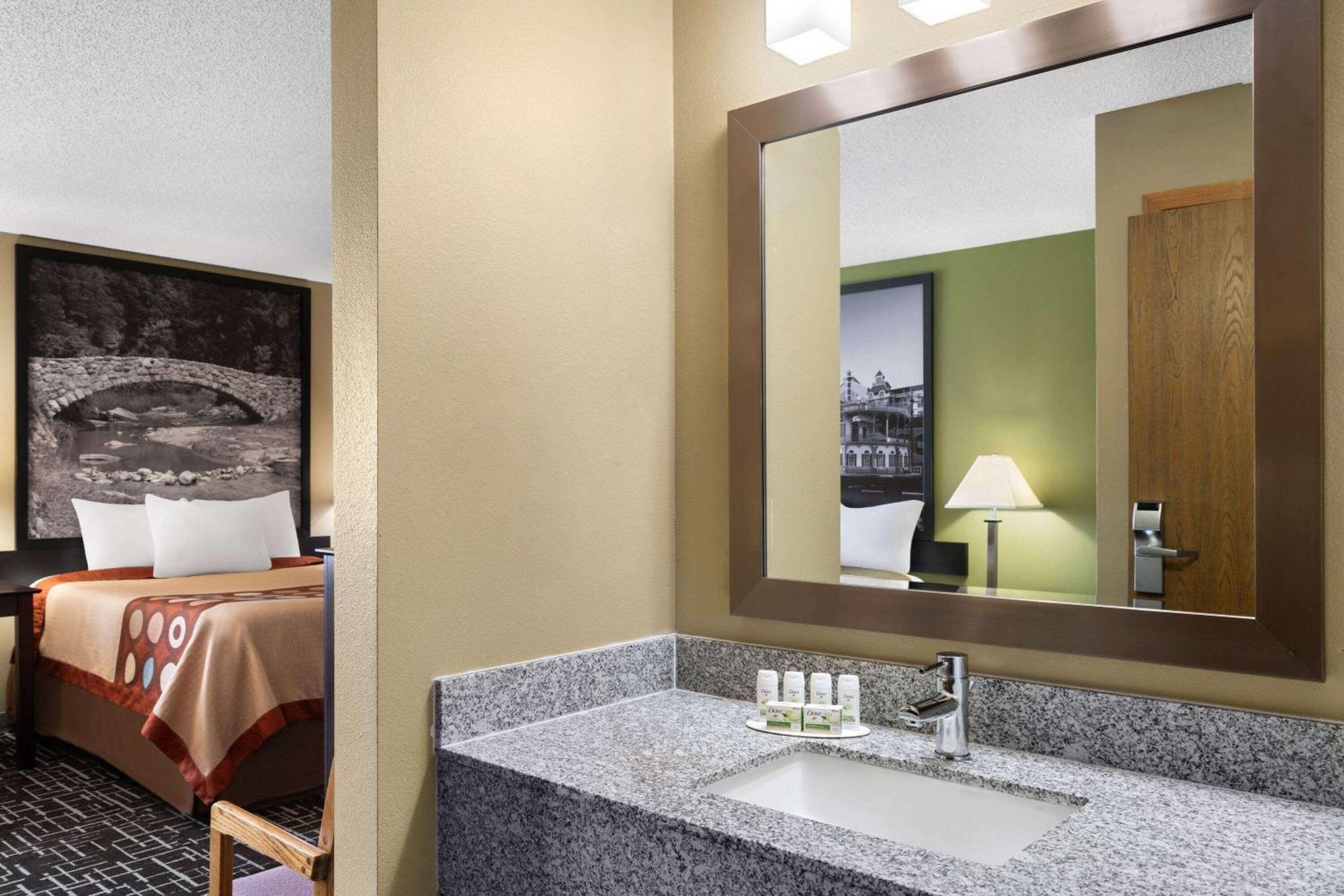 Super 8 By Wyndham Dyersville Extérieur photo