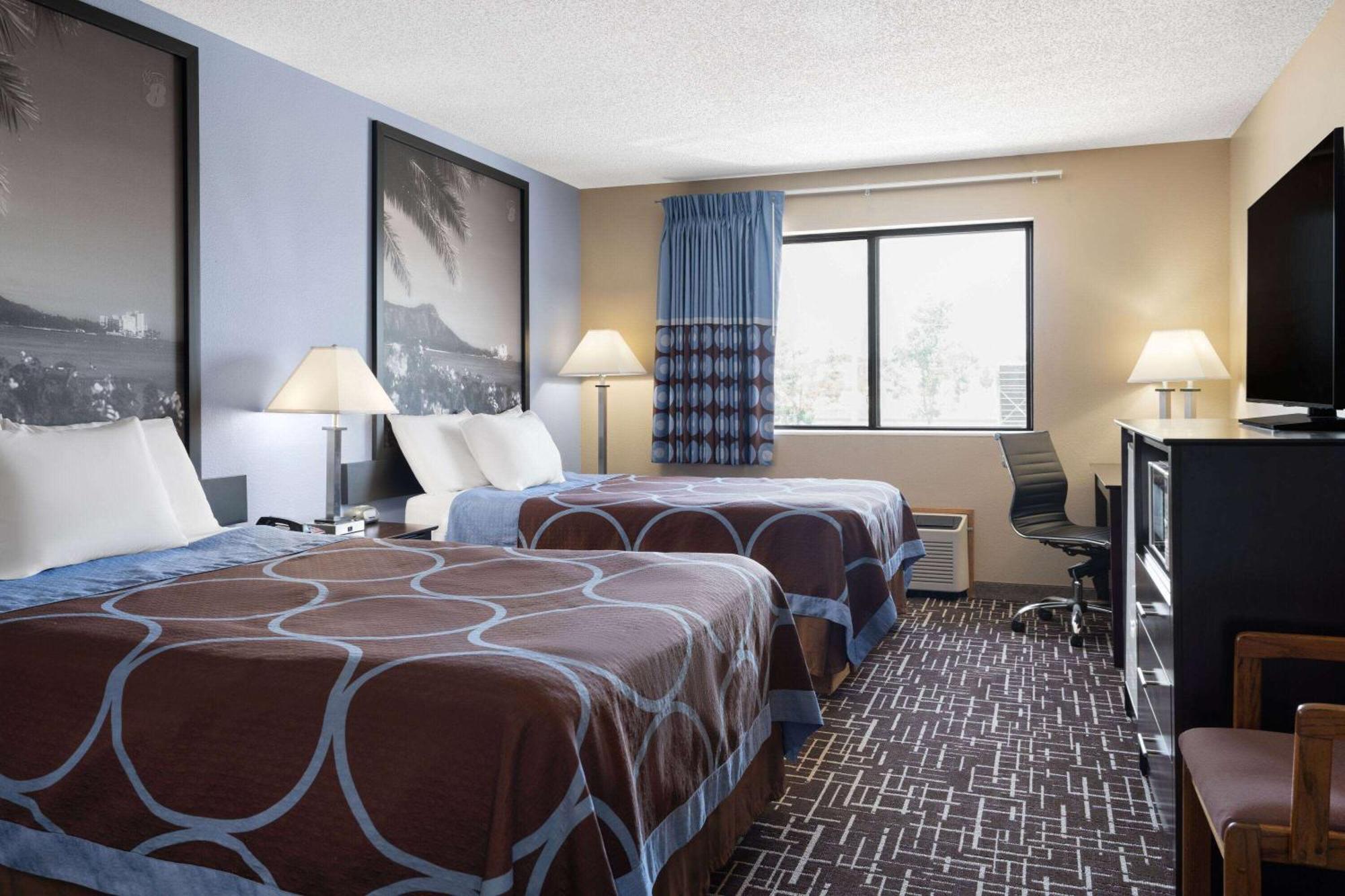 Super 8 By Wyndham Dyersville Extérieur photo