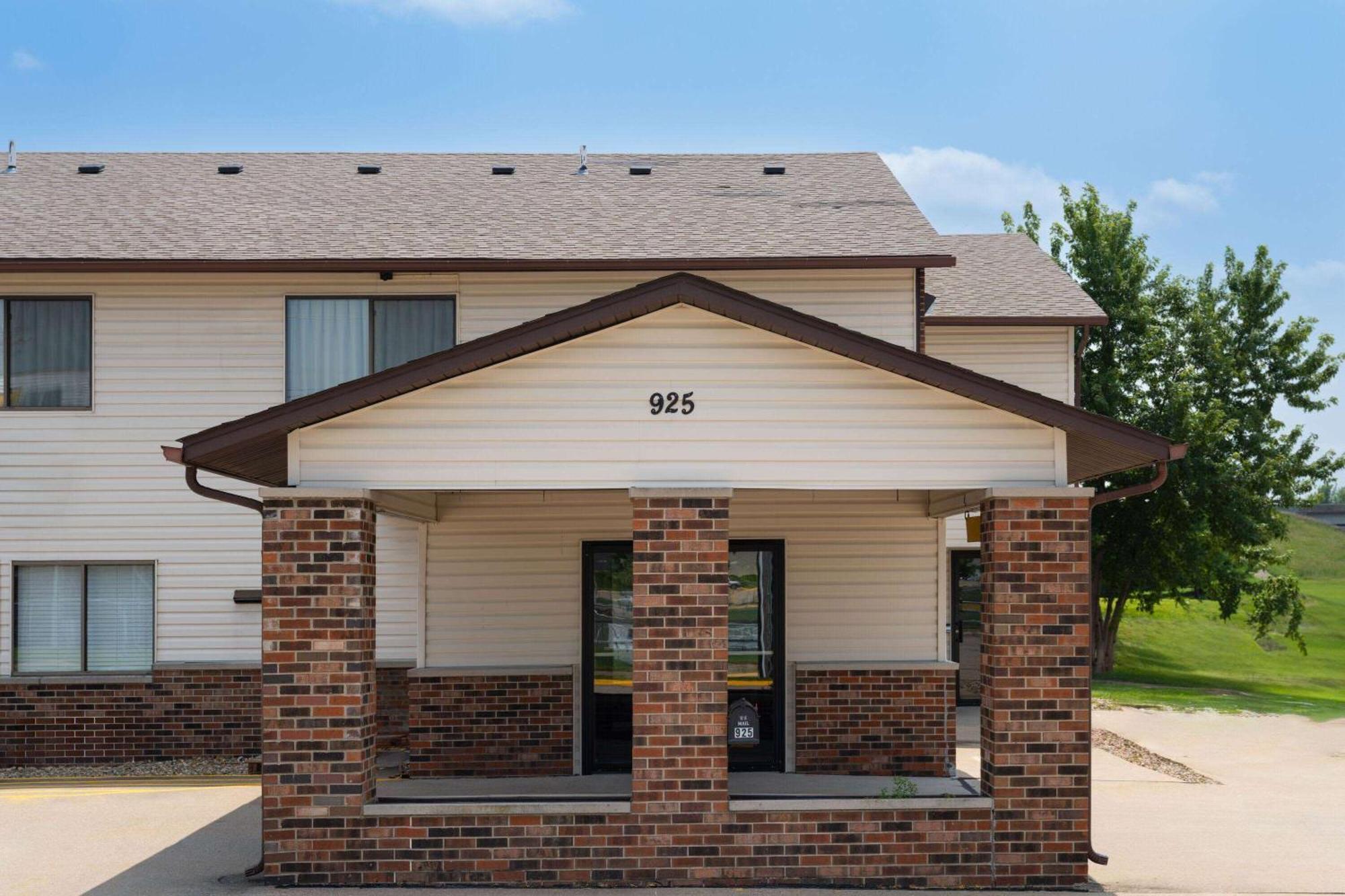 Super 8 By Wyndham Dyersville Extérieur photo