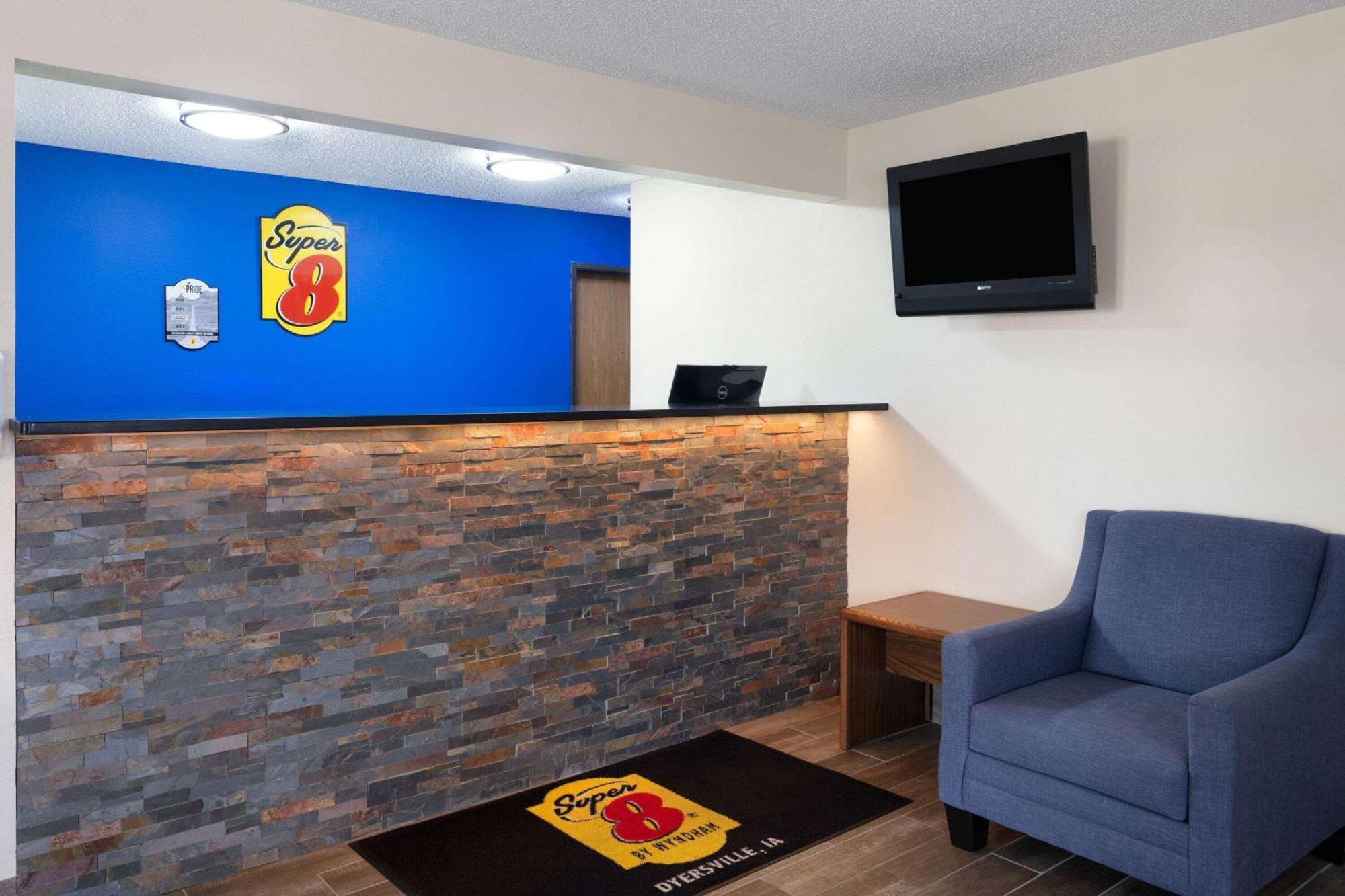 Super 8 By Wyndham Dyersville Extérieur photo