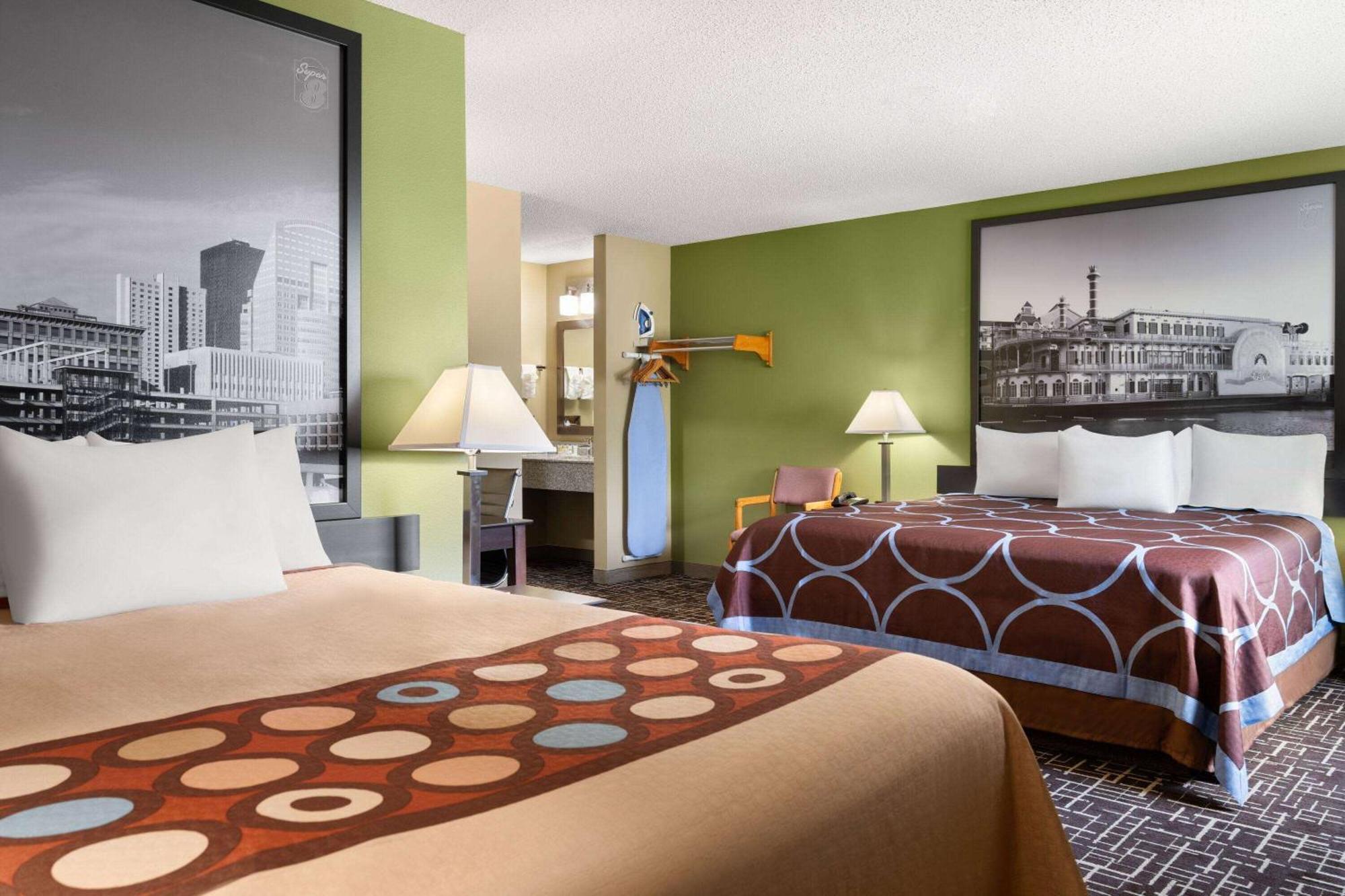 Super 8 By Wyndham Dyersville Extérieur photo