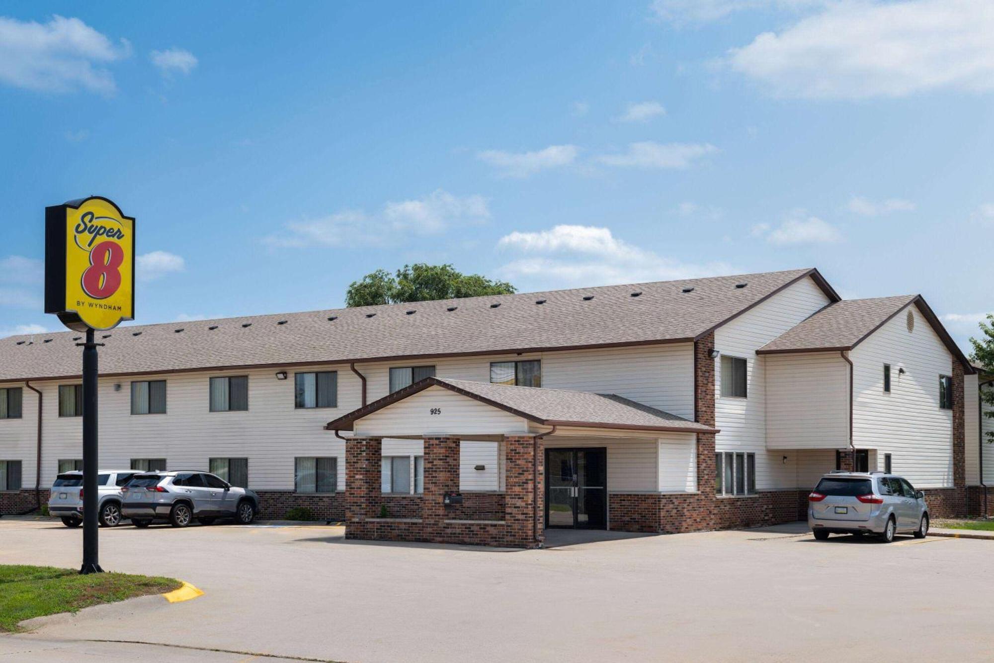 Super 8 By Wyndham Dyersville Extérieur photo