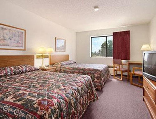 Super 8 By Wyndham Dyersville Chambre photo